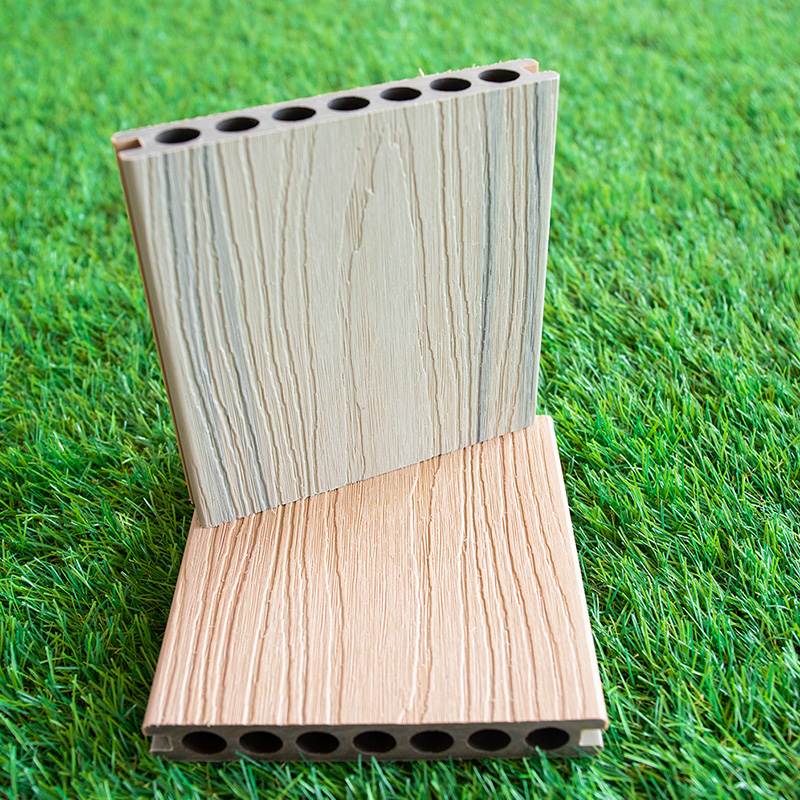A 3D dombornyomott fa erezetű kompozit fa műanyag padló praktikus